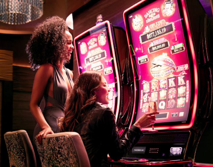 Player enjoying 618jl online slot games on smartphone in Philippines